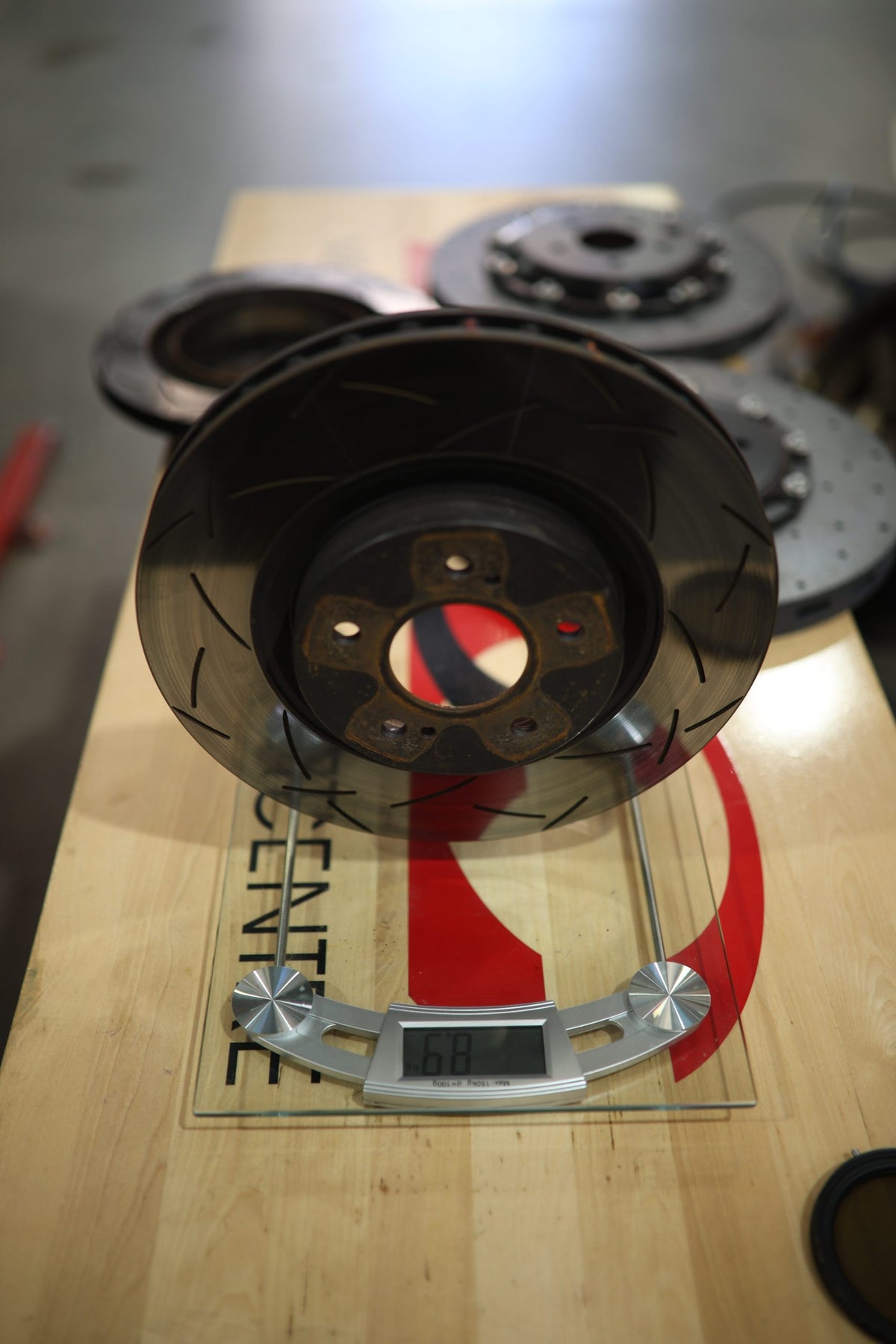 Crank Motorposrt R35 GTR Carbon Ceramic Brake Conversion Kit – Nissan Skyline R32-R34 – Red Calipers with Black Hat