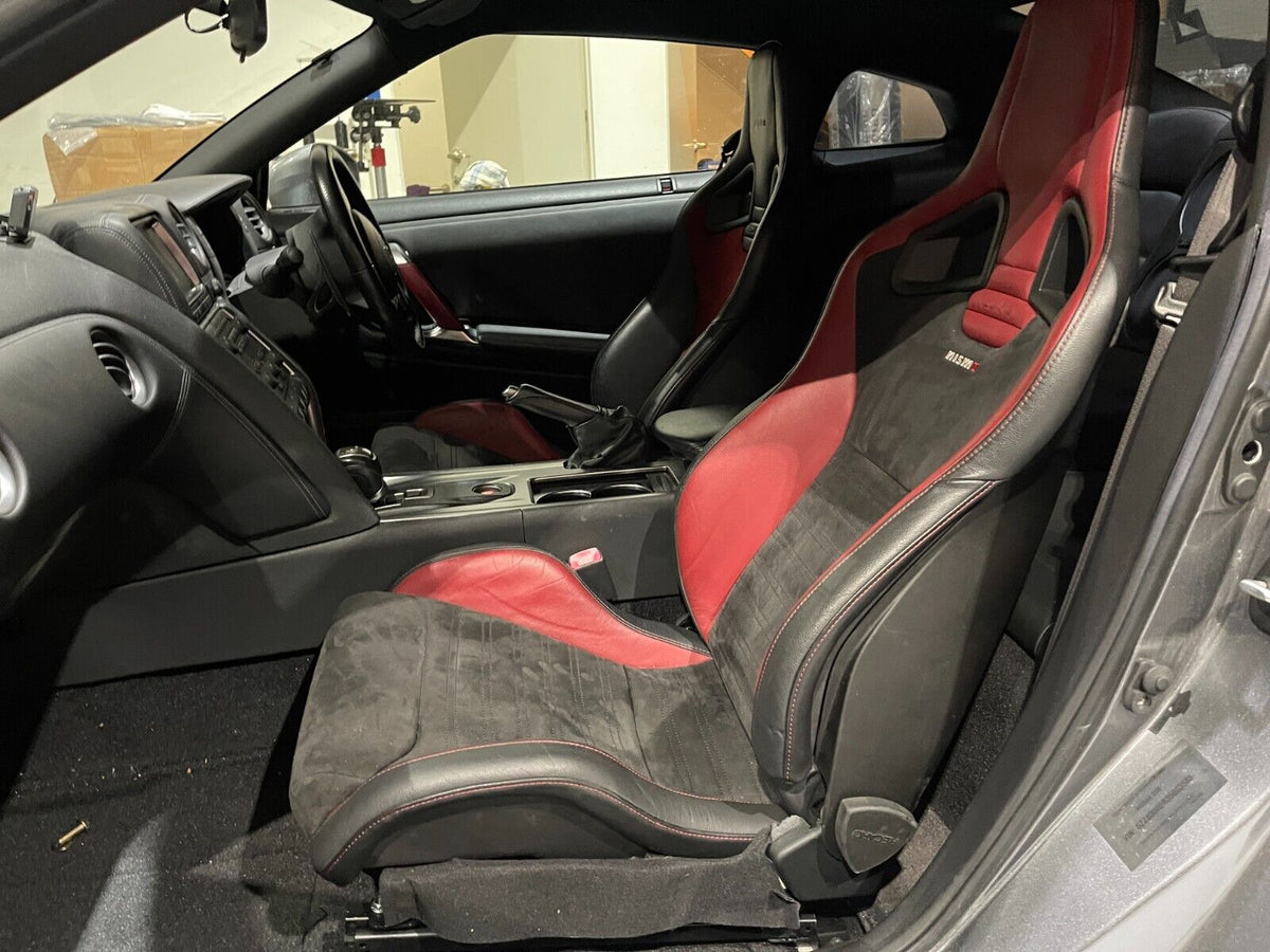 1x Crank Motorsport R35 GTR Left Side Superlow Seat Rail – Recaro CS / Nismo Compatible