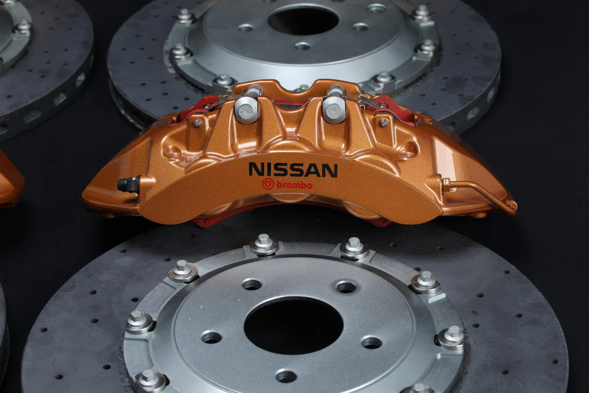 Crank Motorposrt R35 GTR Carbon Ceramic Brake Conversion Kit – Nissan Skyline R32-R34 – Red Calipers with Black Hat