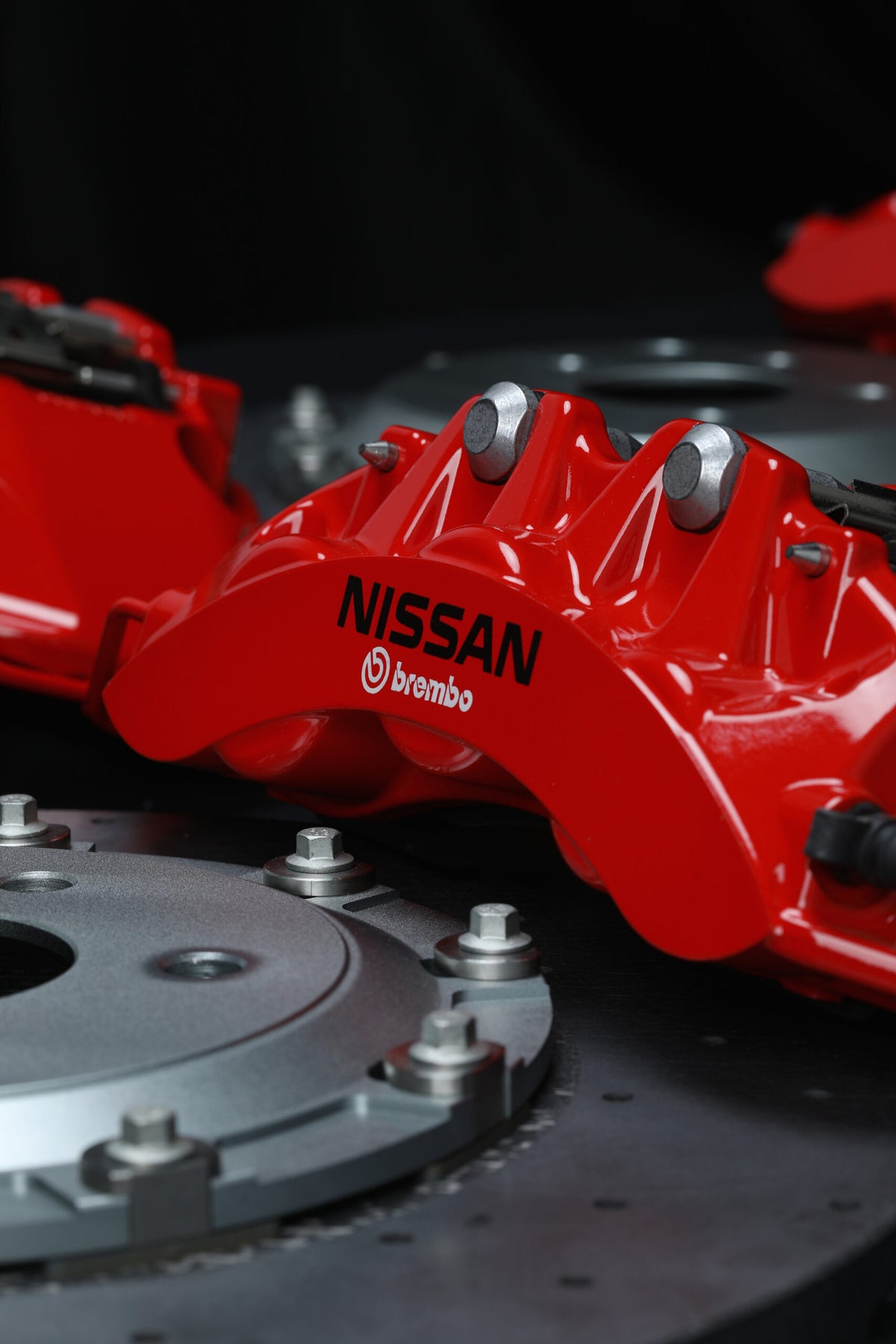 Crank Motorposrt R35 GTR Carbon Ceramic Brake Conversion Kit – Nissan Skyline R32-R34 – Red Calipers with Black Hat