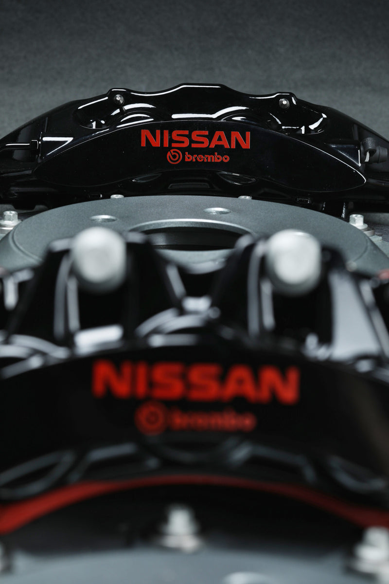 Crank Motorsport R35 GTR Carbon Ceramic Brake Conversion Kit – Nissan Skyline R32-R34 – Black Calipers with Black Hat