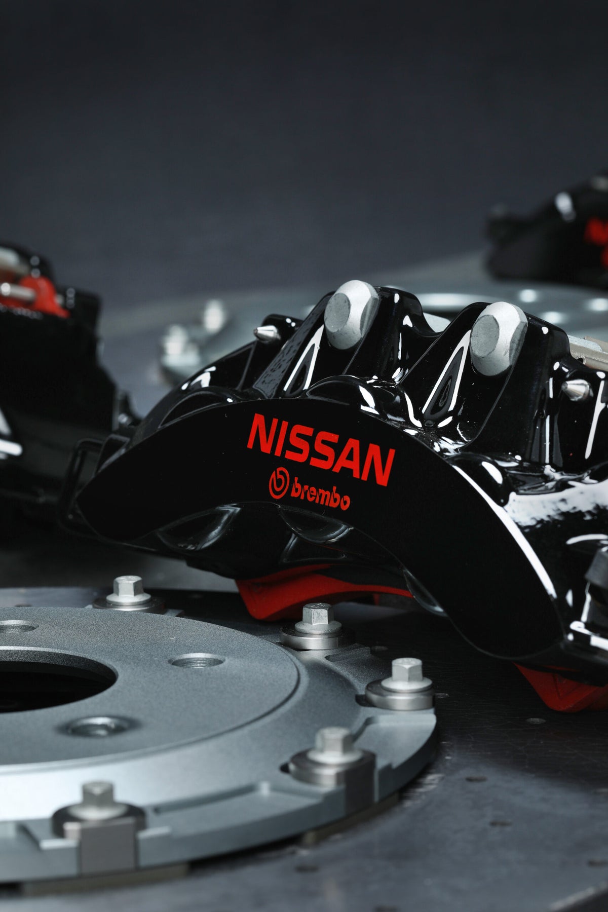 Crank Motorsport R35 GTR Carbon Ceramic Brake Conversion Kit – Nissan Skyline R32-R34 – Black Calipers with Black Hat