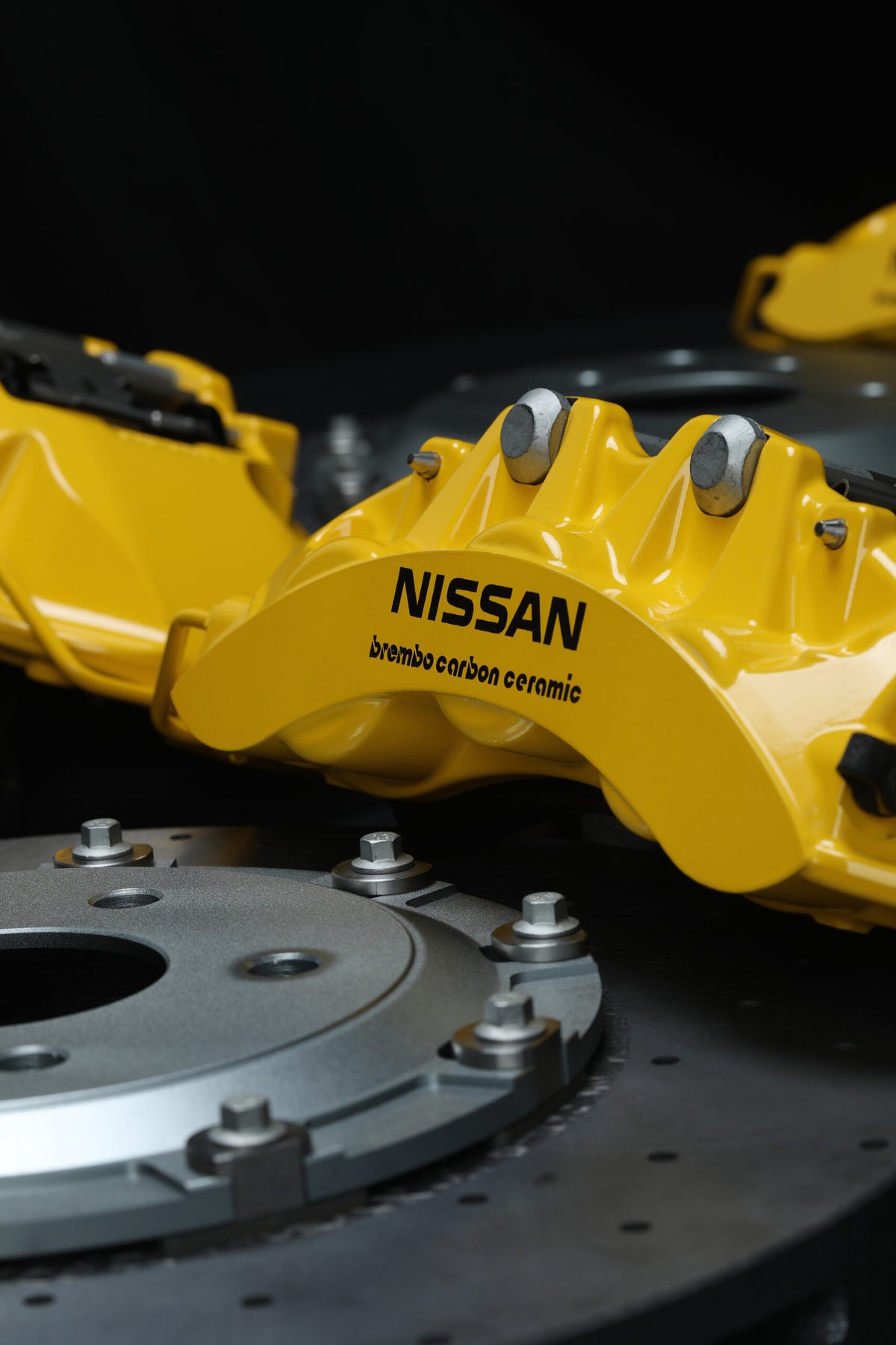 Crank Motorsport R35 GTR Carbon Ceramic Brake Conversion Kit – Nissan Skyline R32-R34 – Yellow Calipers with Black Hat
